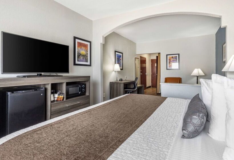 هتل Best Western Plus Victoria Inn & Suites