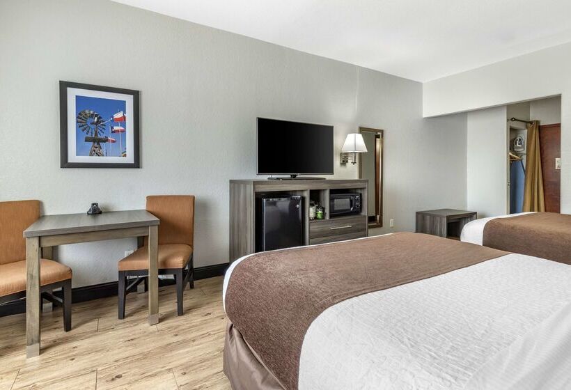 هتل Best Western Plus Victoria Inn & Suites