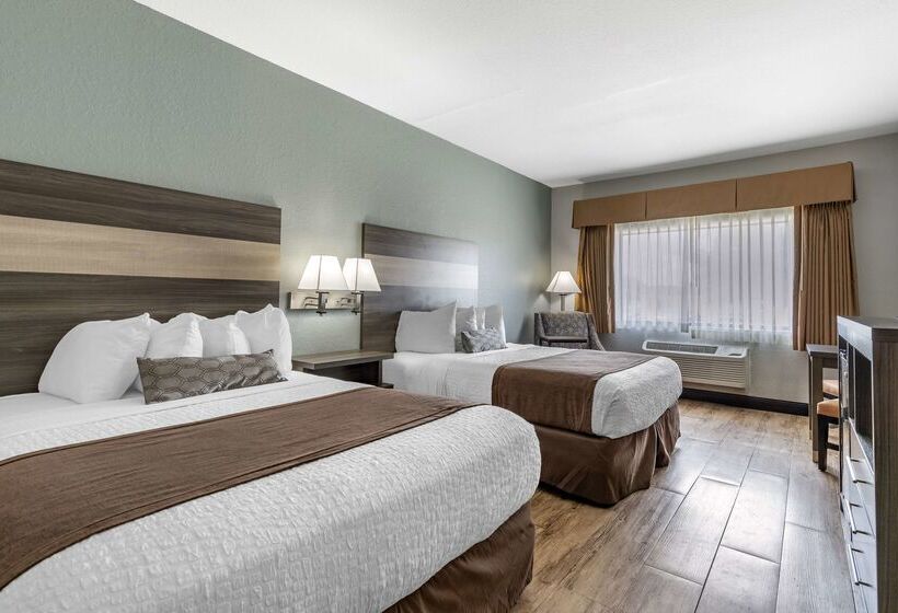 هتل Best Western Plus Victoria Inn & Suites