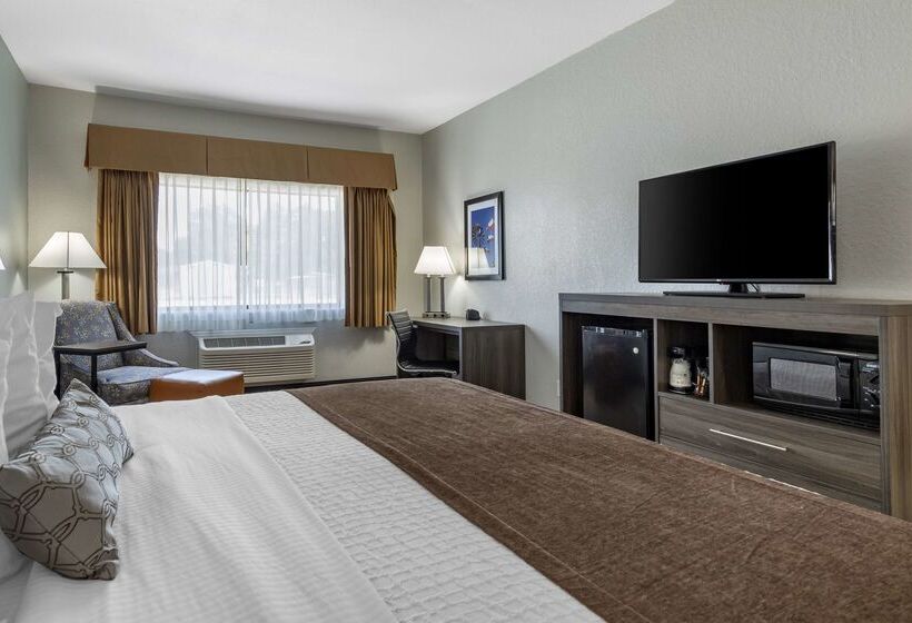 هتل Best Western Plus Victoria Inn & Suites