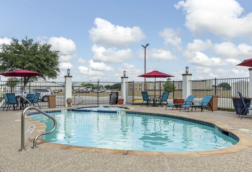 هتل Best Western Plus Victoria Inn & Suites