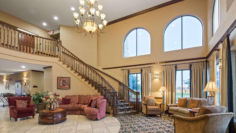 هتل Best Western Plus Victoria Inn & Suites