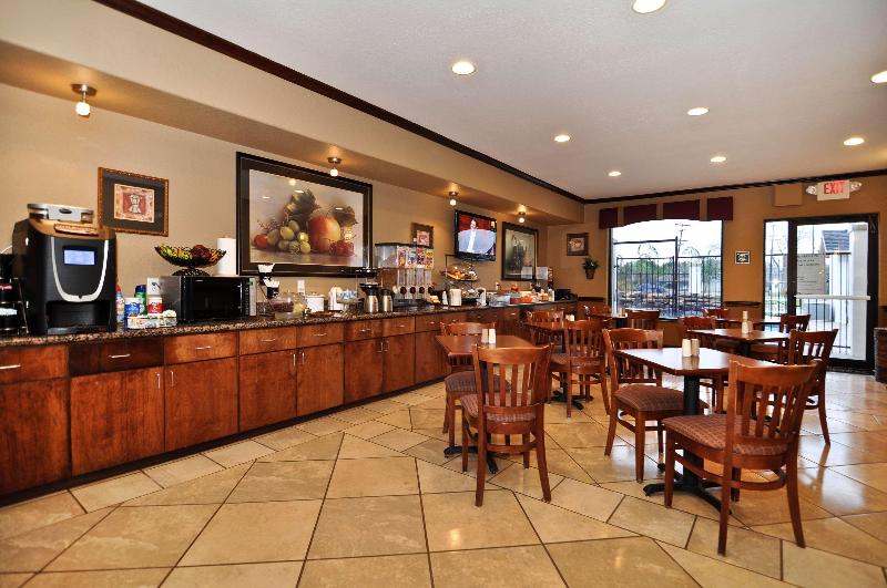 هتل Best Western Plus Victoria Inn & Suites