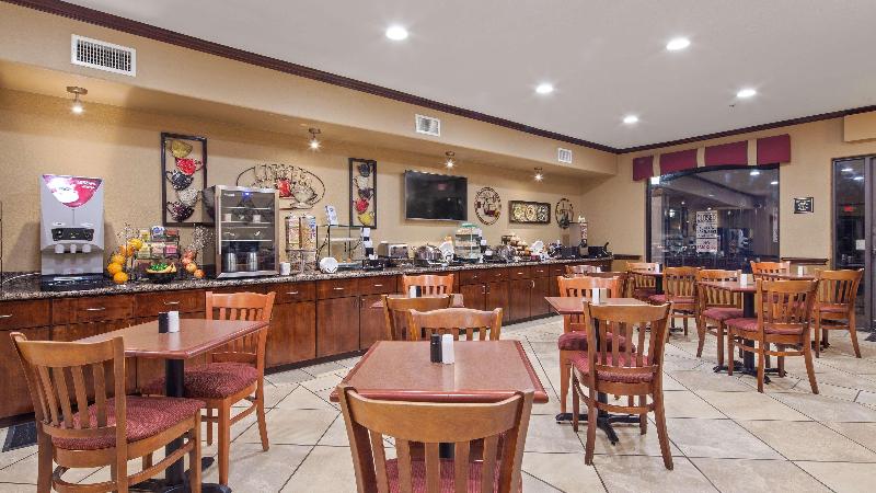 هتل Best Western Plus Victoria Inn & Suites