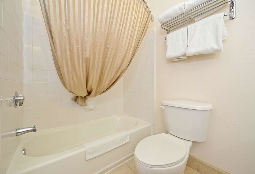 فندق Best Western Plus Wakeeney Inn & Suites