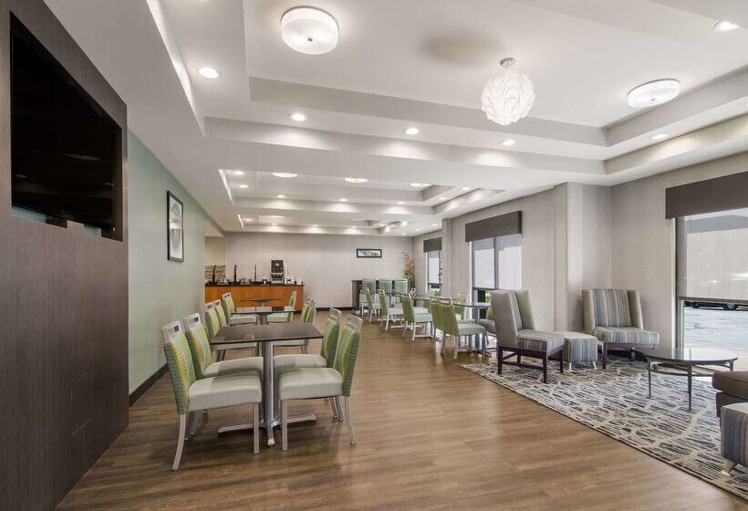 בית מלון כפרי Spark By Hilton Smithfield I 95