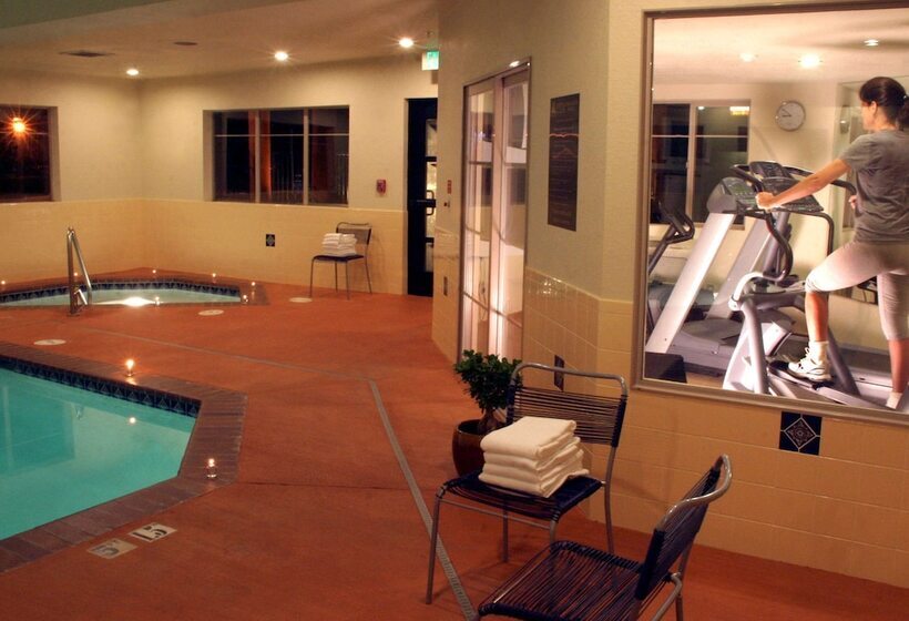 هتل Best Western Snowcap Lodge