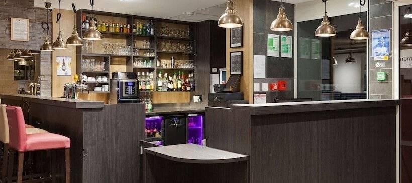 בית מלון כפרי Campanile Metz Nord  Talange