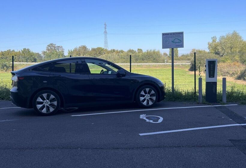 בית מלון כפרי Campanile Metz Nord  Talange