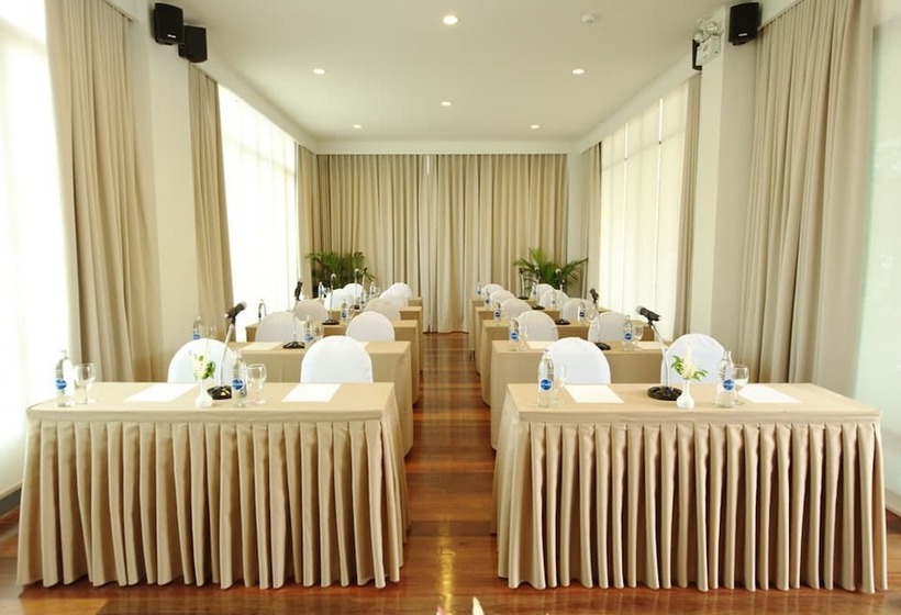 هتل Cera Resort @ Cha Am