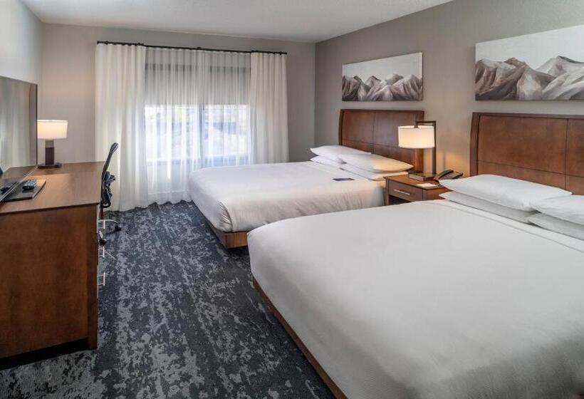 Delta Hotels By Marriott Huntington Mall