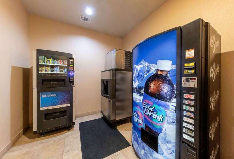 호텔 Econo Lodge Inn & Suites Bridgeport