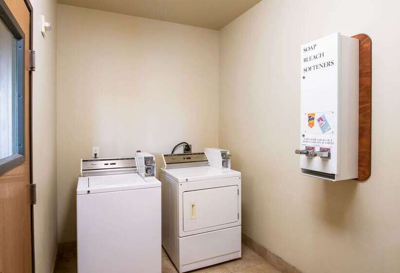 호텔 Econo Lodge Inn & Suites Bridgeport