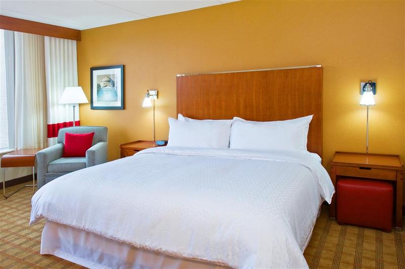 هتل Four Points By Sheraton Raleigh Durham Airport