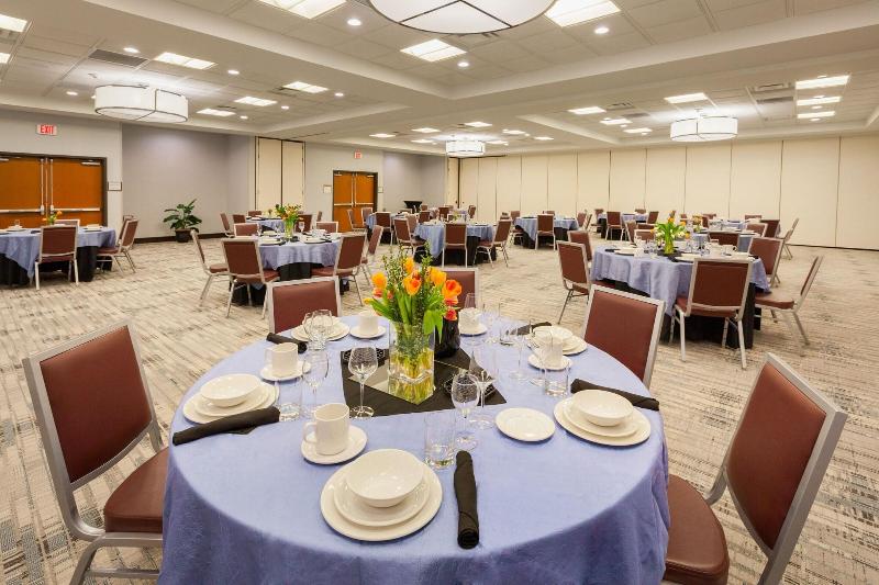 هتل Four Points By Sheraton Raleigh Durham Airport