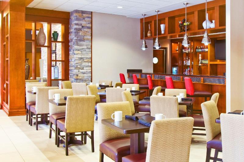 هتل Four Points By Sheraton Raleigh Durham Airport