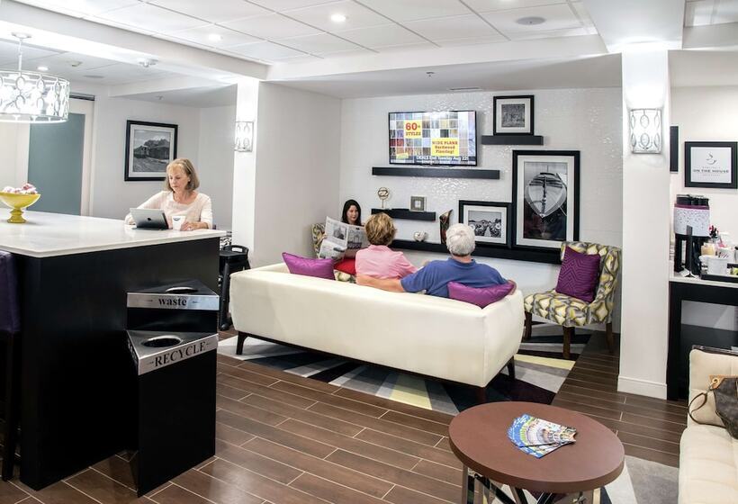 Отель Hampton Inn Hartwell