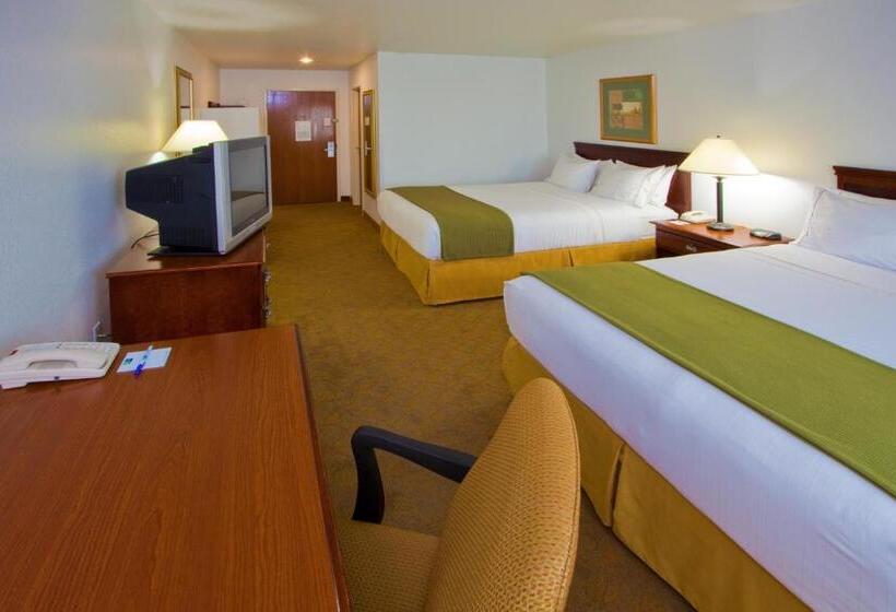 فندق Holiday Inn Express  & Suites Elkins