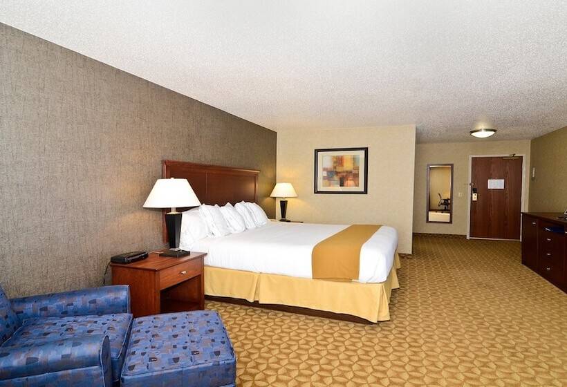 Holiday Inn Express Hotel & Suites Fort Atkinson, An Ihg