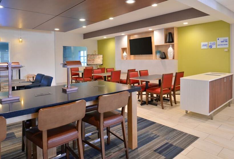 酒店 Holiday Inn Express And Suites Stevens Point By Ihg