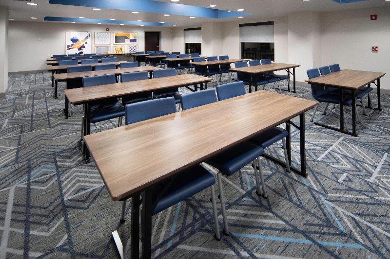 هتل Holiday Inn Express Conway, An Ihg