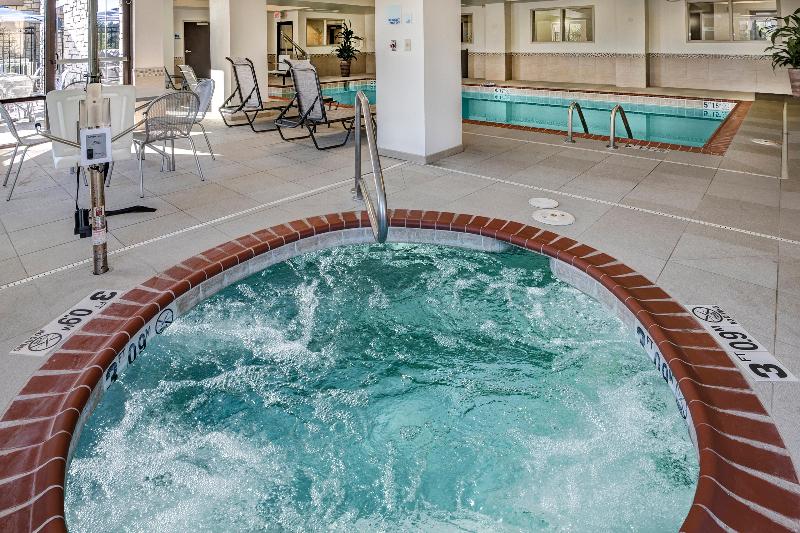 هتل Holiday Inn Express Conway, An Ihg