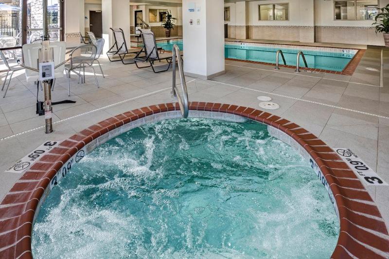 هتل Holiday Inn Express Conway, An Ihg