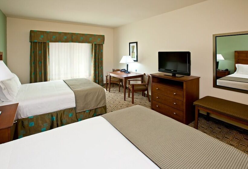 Отель Holiday Inn Express & Suites Ripley, An Ihg