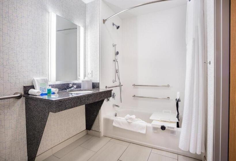 هتل Holiday Inn Express Wisconsin Dells, An Ihg
