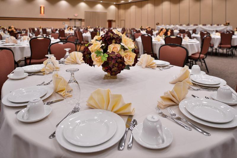 Отель Holiday Inn Stevens Point   Convention Center, An Ihg