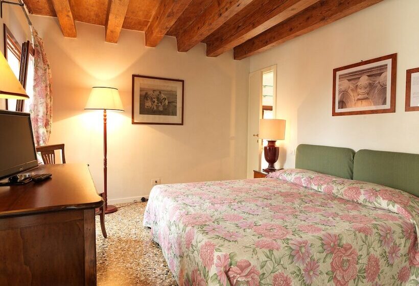 Fotos del hotel Locanda Ai Santi Apostoli:  11