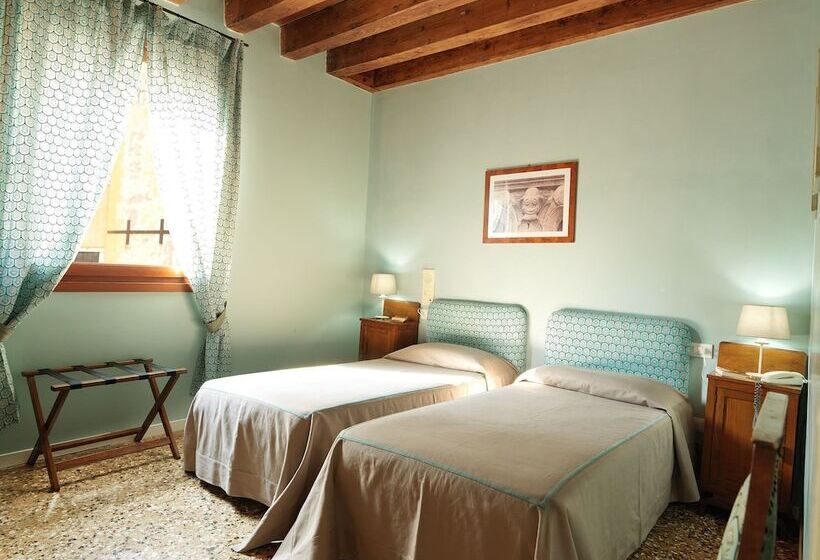 Fotos del hotel Locanda Ai Santi Apostoli:  18