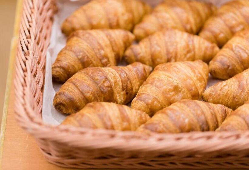 هتل New Welcity Yugawara