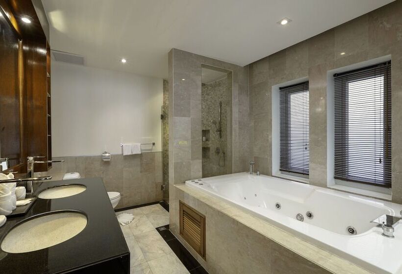 هتل Phunawa Resort Phuket Karon Beach   Sha Plus