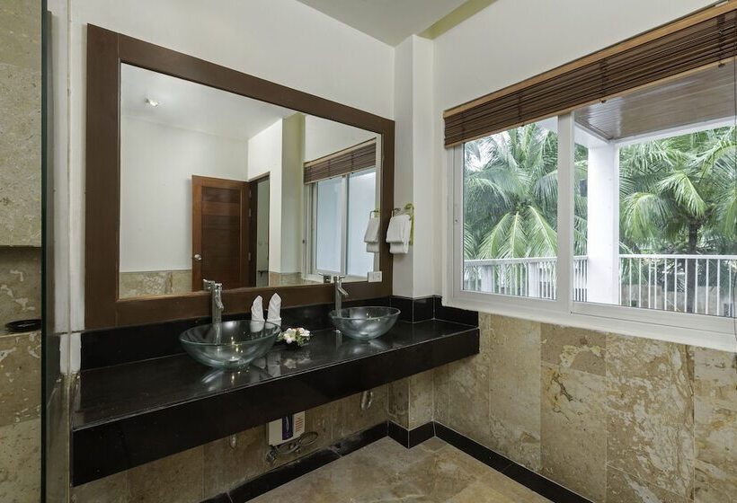 هتل Phunawa Resort Phuket Karon Beach   Sha Plus
