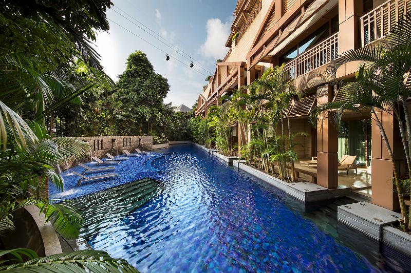 هتل Resorts World Sentosa  Equarius