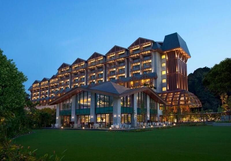 هتل Resorts World Sentosa  Equarius