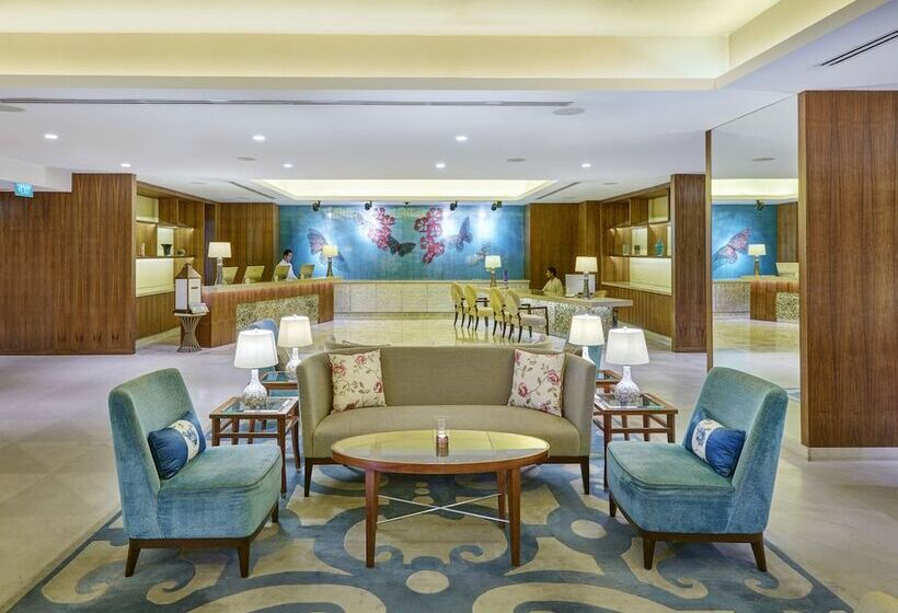 هتل Resorts World Sentosa  Equarius