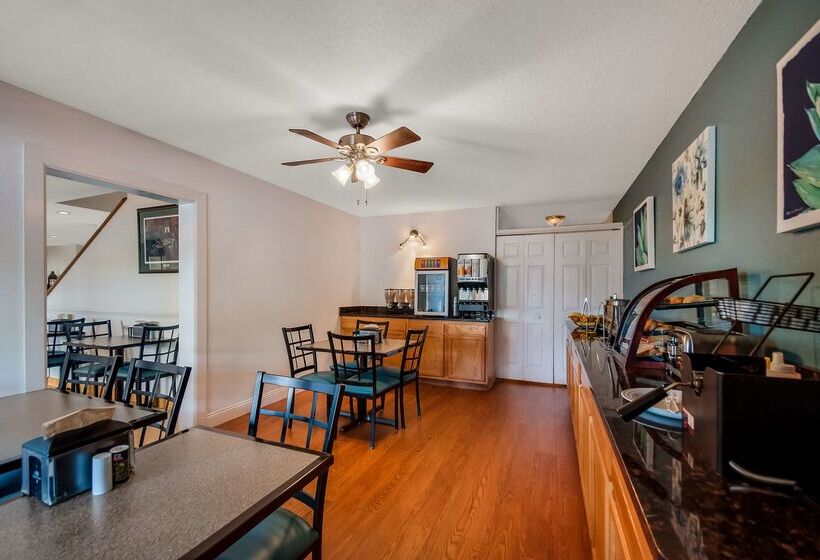 Surestay Plus Hotel By Best Western Berkeley Springs