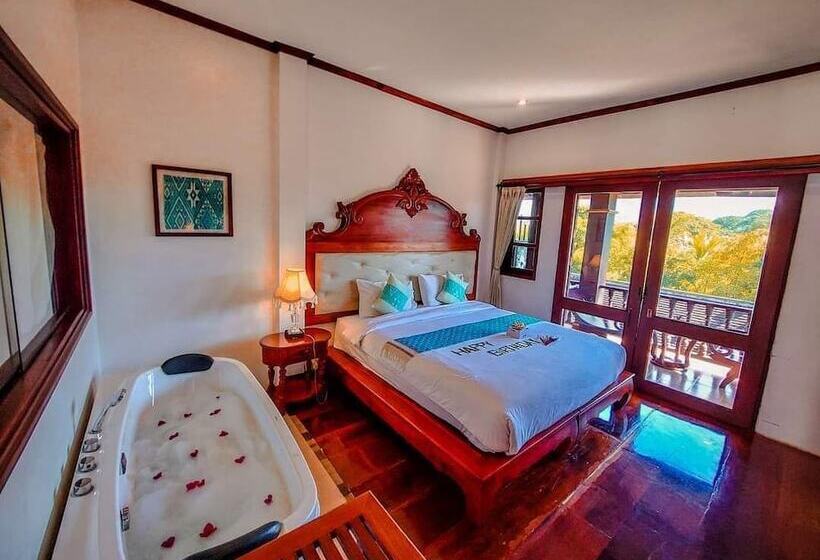 هتل The View Pavilion