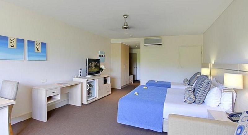 هتل Waves  Byron Bay