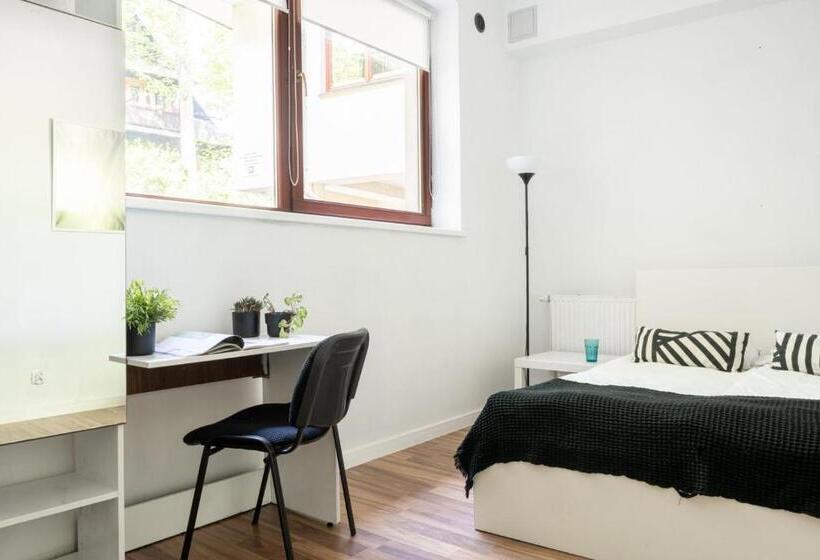 Target Hostel
