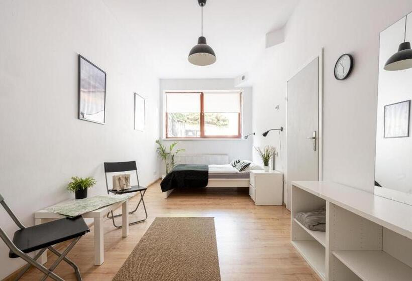 Target Hostel