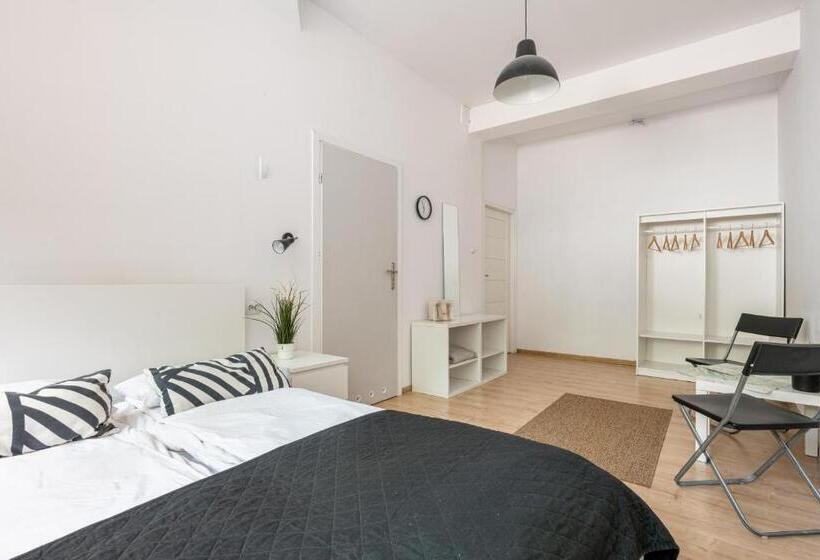 Target Hostel