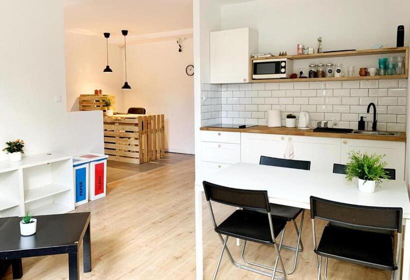 Target Hostel