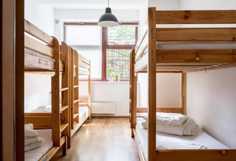 Target Hostel
