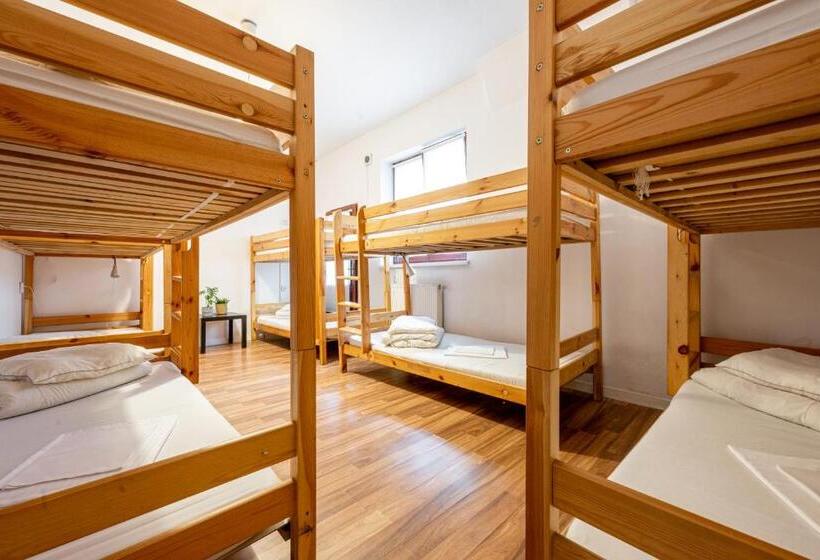 Target Hostel