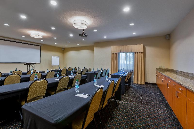 هتل Candlewood Suites Decatur Medical Center, An Ihg