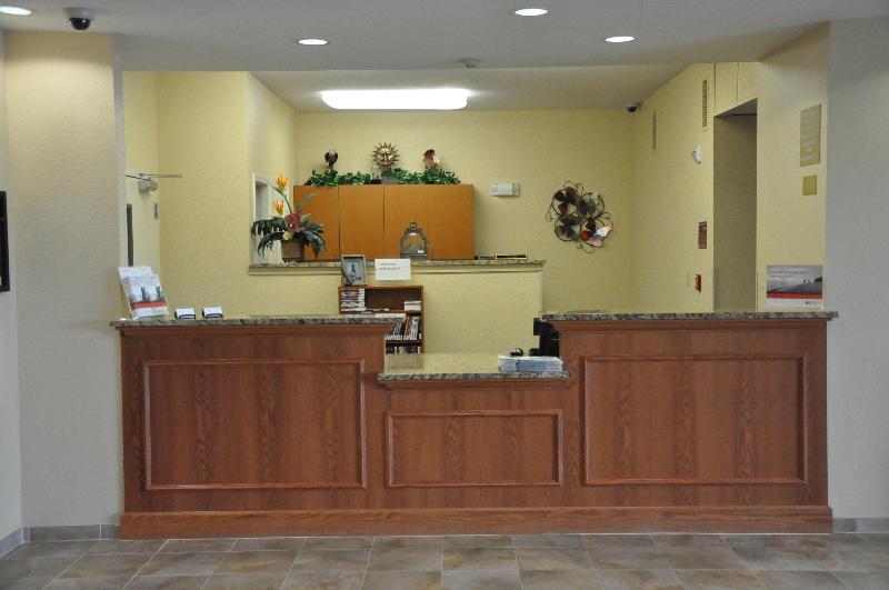 هتل Candlewood Suites Decatur Medical Center, An Ihg