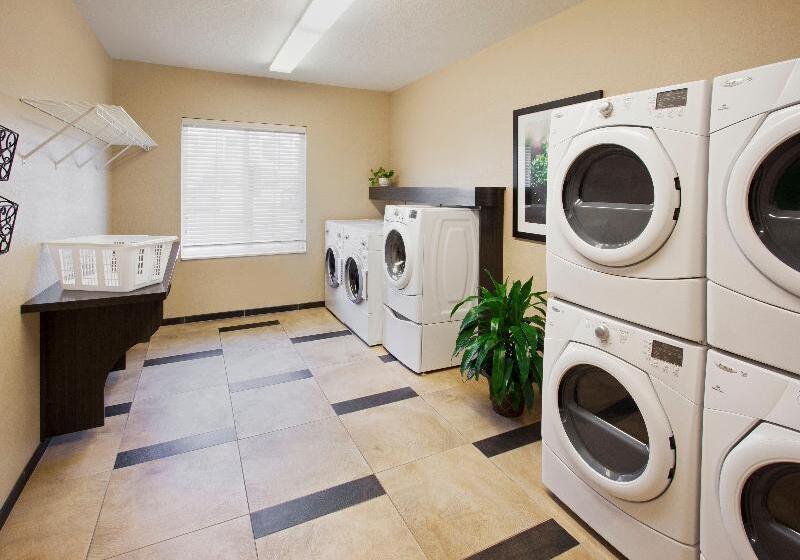 هتل Candlewood Suites Decatur Medical Center, An Ihg